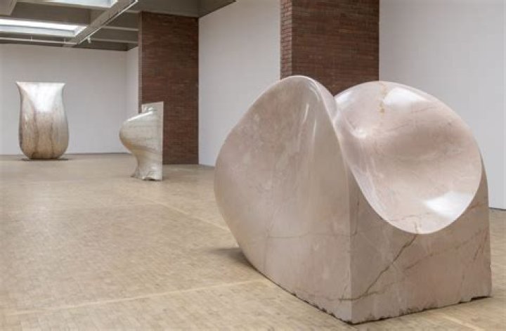 Evan Holcombe: The Rising Star of Contemporary Art